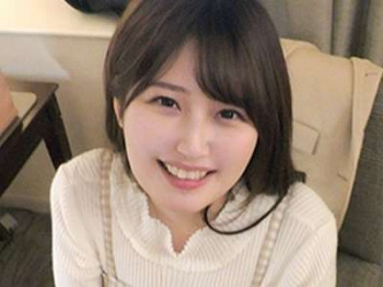 【ビッチ×素人】バウンド乳揺れ騎乗位な不貞セックス人妻NTRする巨乳で激カワのかわいい美人奥さま！の画像