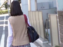 【女子校生×素人】エロ剛毛まんこの美人女子校生がスケベな流れ！顔騎クンニや連続中出しもあるよ！の画像