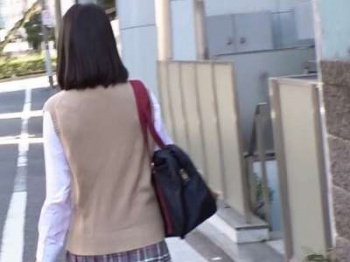 【女子校生×素人】エロ剛毛まんこの美人女子校生がスケベな流れ！顔騎クンニや連続中出しもあるよ！の画像
