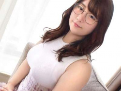 【デカ尻×素人】素人のネット応募エロ企画で不貞セックス人妻NTRする地味メガネで激エロ着衣巨乳が映えるGカップの奥さま！の画像