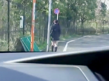 【女子校生野外レ●プ】変態男たちに強制生ハメされて泥だらけ凌★！膣奥強制ピストンで妊娠不可避のザーメン大量種付け！の画像