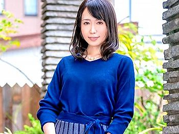 [立浪ひろな]［ﾃﾞﾋﾞｭｰ作品］人妻ドキュメンタリー‼『エッチな事を色々やってみたいんです…❤』ドスケベ熟女（40）が他人棒に狂う❗の画像