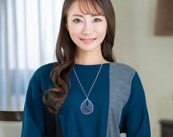 [倖田美月]【AVデビュー】『10代のほとんどを海外で過ごした？』42歳の美熟女妻が衝撃のデビューを果たす？！【】の画像