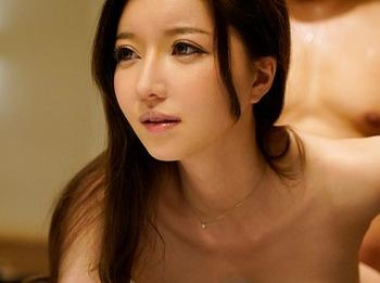 [スレンダー]【ハーフ人妻のデビュー作品♡】巨乳でむっちりしたハーフ人妻が恥じらいながらも大胆なセックスに挑戦♡新鮮な魅力をたっぷの画像