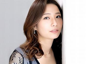 [美熟女]☆AVデビュー☆色白清楚な”34歳”スレンダー人妻熟女が羞恥な初撮り♡欲求不満な主婦がデカチンで痙攣絶頂イキ♡《三十路》の画像