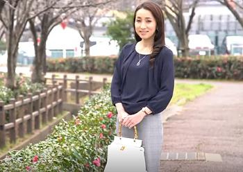 [youJizz]”初撮りオバサン”50代セレブ美魔女のドキュメント。最近味わうことがなかった濃密な快感を求めデビューを決めた〈笛木さとみの画像
