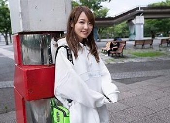 [貧乳]『初撮り｜雨宮もな』JD系「やだ・・恥ずかしい・・・」欲求まみれの顔立ちで欲情しエスカレートの画像