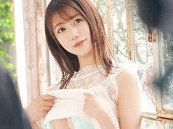 [無料エロ動画]ぷる巨乳の美人がAVデビューのえちえちSEX！ぷるんぷるん乳揺れ乳寄せ正常位！ベロチューバック！の画像