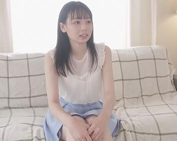 [エロ動画]【美少女】男優とのご対面で緊張ぎみｗアイドルフェイスで尺八しザーメン浴びるの画像