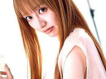 [エロ動画]【地上波バラエティ番組でも登場！】芸能人からまさ？！クッソ可愛い美少女のデビュー作品・・・刮目！の画像