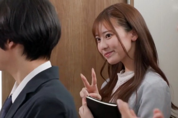 愛人に堕ちた昔の想い人と再会！激可愛く成長した美女が性奴隷的に扱われていた?の画像