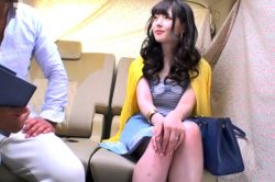 ちょっとギャル風な妖艶人妻が他人棒相手に股開く…極太バイブで膣奥を責められ快感に喘ぐ熟れたカラダ?の画像