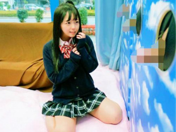 ＜素人ロリ＞MM号で寝取られた彼女さん！最愛の彼氏のチンポ当てられない女子高生に中出しと顔射でNTR制裁＜JKエロ動画＞の画像