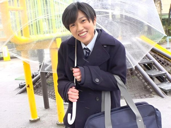 ☆素人☆ボーイッシュな地味ロリ制服JKが拘束＆寸止め…でハイパー敏感発揮の痙攣SEX！羞恥な電マ”早漏”大量潮吹き調教♡の画像