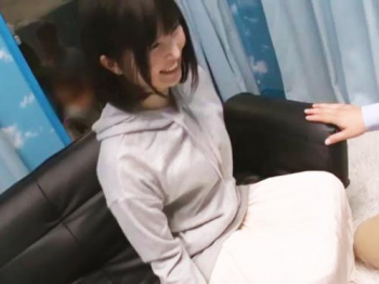 ＜MM号＞RRっ子ギャルが「潮吹き耐えられたら賞金進呈」に挑戦して敗北…たっぷり中出しされてしまったｗ＜素人NTRモノ＞の画像