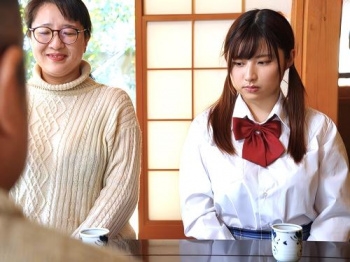 【義父】「お母さんの再婚相手のオジサンにレ●プされています」婚外子として生まれた巨乳JDがお義父さんにクンニ中出しされるの画像