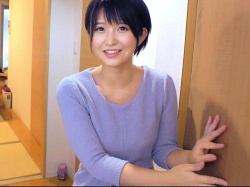 【素人ナンパ】着替えるので待ってて下さい!?早漏と童貞で思い詰める程悩んでいる男性に自宅で手コキするスレンダー看護師の画像