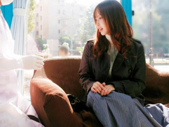 【マジックミラー号】結婚するまで客室乗務員をしていた美人の奥様を人妻ナンパ！性感エステでチンコ挿入まで許したｗ【素人妻】の画像