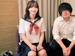 【素人ナンパ】鼠径部‥ってどこ?ワタシ彼氏いるし…怪しい男に連れてこられた女子校生美少女が部活仲間の搾精ザーメン企画に参加してしまうの画像