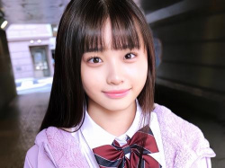 【美少女】今の良かったよ♡もうちょっとやってもらってイイ!?RR顔に似合わず剛毛まんこな制服女子校生ベロチューからの乳首舐めするの画像