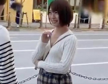 女子大生ナンパ中出し！街行く女子に声をかけ、服を着たままで腰振りの練習をしてもらいました！の画像