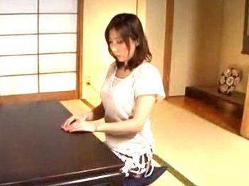 NTR：[アダルト動画]＜神乳！＞「デケーｗぞ奥さんｗ！」スタイル最高の美人奥さん！鬼畜な男に犯されレイプされっぞ！()の画像