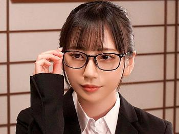 NTR：[言葉責め]＜M男いじめ＞地味清楚なエロ貧乳OLが相部屋でドS痴女に変貌！寸止め手コキで調教した上司をフェラ抜き×口内射精でお仕置きの画像