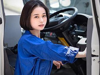 NTR：[エロ動画NTR]＜MINAMO×寝取り＞豪華な日常を楽しむ彼女が果敢なトラックドライバーとともに情熱的な新たな旅路へｗｗｗ愛が人生を再定の画像