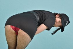 美人お姉さん（美女）・ギャルがバックからパンチラ・パンモロで誘惑♡お尻突き出してフルバック・Tバックのパンツ丸見え挑発エロ画像♡♡【その7】の画像