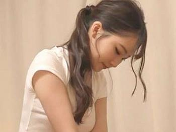 [マッサージ]【20歳】ヤリスギ性ご奉仕でメンエス嬢がえちえちSEX！その様子を盗み撮り！痴女られラッキースケベ目隠しM男プレー！ｗの画像