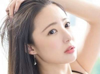 【松岡すず】美人お姉さんがセクランのエロSEX！ガーター着エロ痴女り高速ペロンチョ乳首舐め騎乗位！の画像