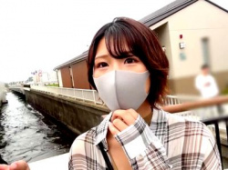 素人企画で爆乳スレンダーちゃんがえちえちSEX!顔を前後で痴女りフェラ!ずらしハメ正常位で乳首パイ射!の画像