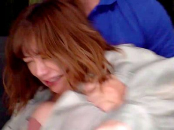【レイプ】彼氏が外した隙を突かれて誘拐のレイプ凌辱される巨乳の美人たち！1人目は着衣巨乳がはえる爆乳ちゃん！の画像