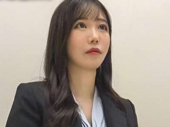素人企画で清楚系の美人妻が孕ませ代行でえちえちSEX！マッサージからのキッスはダメェ♥な着衣ックス！の画像