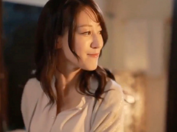 夫が泥酔ぐったり…夫婦水入らずの温泉旅行のはずが鬼畜が乱入＆望まぬ混浴で美乳スレンダーの人妻が輪姦凌辱レイプの性被害の画像