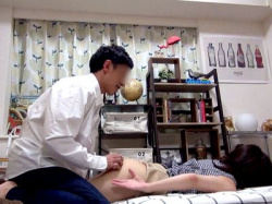 【盗撮×素人】色白のOLお姉さんがパコSEX！ステキな美尻を痴漢マッサージして発情させてパコる展開！の画像