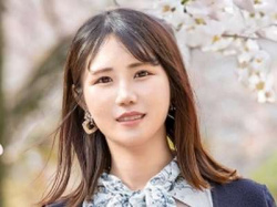 素人企画でセックスレス人妻がえちえちSEX！黒ソファ正常位！ケツ見せ突き上げ騎乗位ックス！の画像