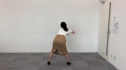 佐藤佳奈アナ　お尻をカメラに向かって突き出しながら踊る！！【GIF動画あり】の画像
