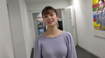 増田紗織アナ ニットで廊下を走って意外なほど乳揺れ & 寄せ乳!!【GIF動画あり】の画像