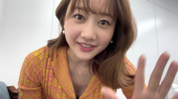 高田秋キャスター　谷間を見せながら競馬予想！！の画像