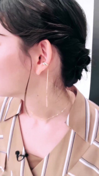 田中瞳アナ　胸元とうなじをドアップでアピール！！【GIF動画あり】の画像