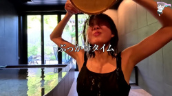 九州に水着でサウナに入って動画をUPする女子アナがいた！！【GIF動画あり】の画像