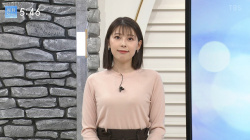 上村彩子アナ　胸元強調衣装！！の画像