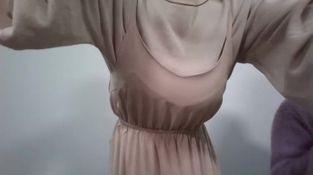 九州の巨乳アナ　ライブ配信で巨乳がドアップ！！【GIF動画あり】の画像