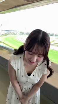 冨田有紀アナ　谷間が見えるノースリーブ！！【GIF動画あり】の画像