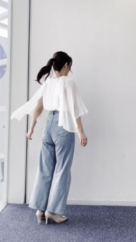 斎藤ちはるアナ お尻にパン線、土手もくっきり腰回り!!【GIF動画あり】の画像