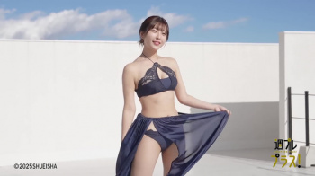 白戸ゆめのアナ　大胆ビキニで股間を見せつけるグラビう撮影！！【GIF動画あり】の画像