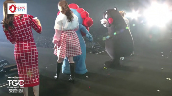 中川安奈アナ　ボディコン衣装で「東京ガールズコレクション」に登場！！【GIF動画あり】の画像