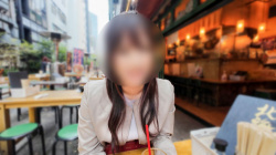 【人妻の下着、見せて下さい】男優が2人やって来て慌てる人妻さん!!の画像
