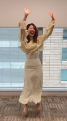 黒田みゆアナ 腰回りに下着が起き出るダンス、再び!!【GIF動画あり】の画像